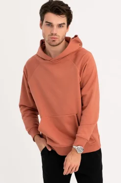Bluza męska z kapturem i kieszenią kangurek - ceglasta