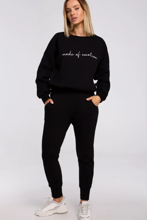 Bluza szeroka z haftem - czarna