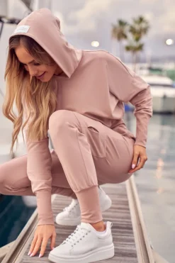 Bluza z kapturem i wysokim ściągaczem - mocca