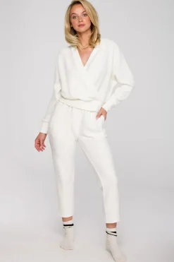 Bluza z kopertowym dekoltem - kremowa