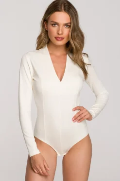 Body z głębokim dekoltem V - ecru