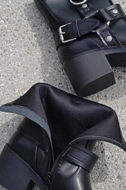 Buty do kostek na grubym niskim obcasie Abelia - czarne