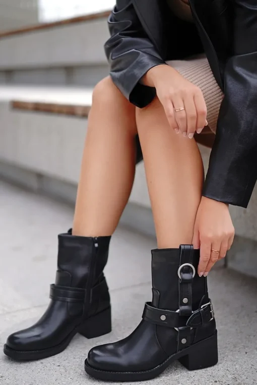 Buty do kostek na grubym niskim obcasie Abelia - czarne