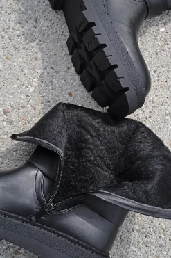 Buty do kostek z ozdobną klamrą Abery - czarne