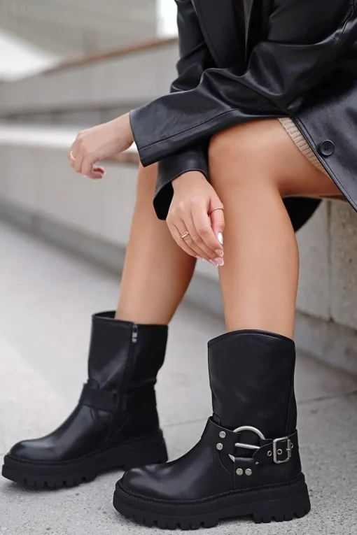 Buty do kostek z ozdobną klamrą Abery - czarne