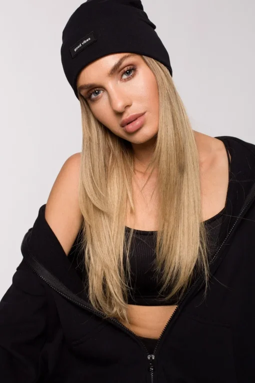 Czapka beanie unisex z naszywką good vibes - czarna