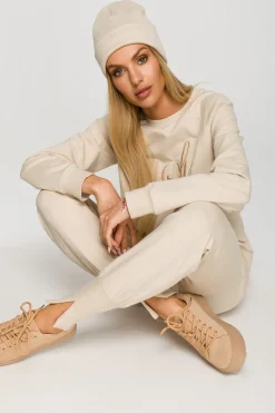 Czapka beanie z haftem - piaskowa