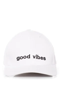 Czapka z daszkiem i haftem "good vibes" - biała
