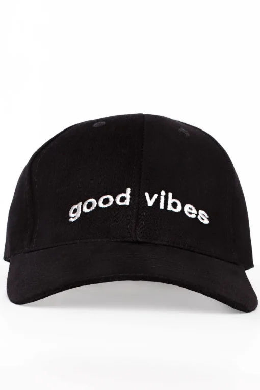 Czapka z daszkiem i haftem "good vibes" - czarna