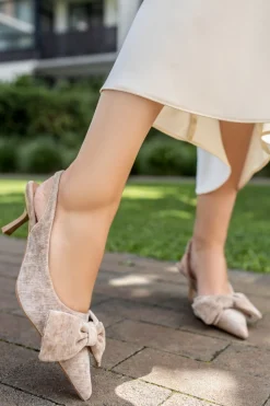 Czółenka slingback na cienkim obcasie Zara - beżowe