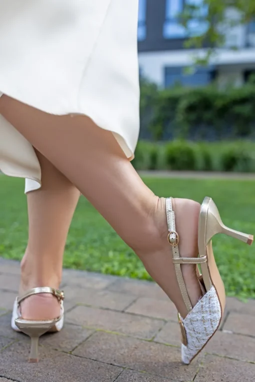 Czółenka slingback na cienkim obcasie Marceline - beżowe