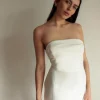 Dopasowana sukienka gorsetowa mini - ecru
