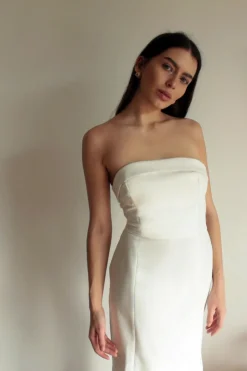 Dopasowana sukienka gorsetowa mini - ecru
