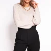 Dopasowany sweter z bufkami na ramionach - beżowy