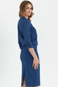 Dzianinowa sukienka ołówkowa z dekoltem V – denim