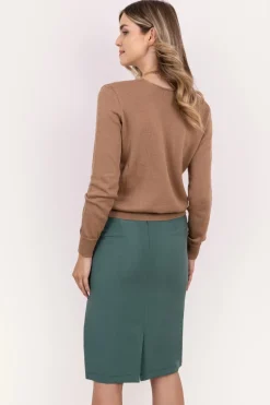 Dzianinowy sweter z dekoltem w serek – mocca
