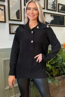 Dzianinowy sweter z ozdobnym kołnierzem - czarny