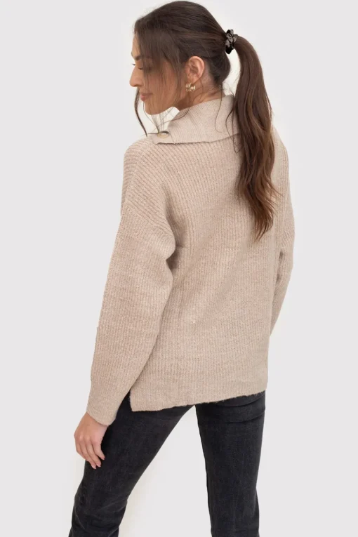 Dzianinowy sweter z ozdobnym kołnierzem - beżowy