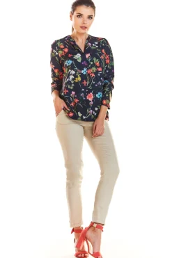 Elegancka bluzka damska w kwiaty - granatowa