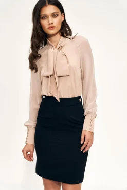 Elegancka bluzka z szarfą w dekolcie - beżowa