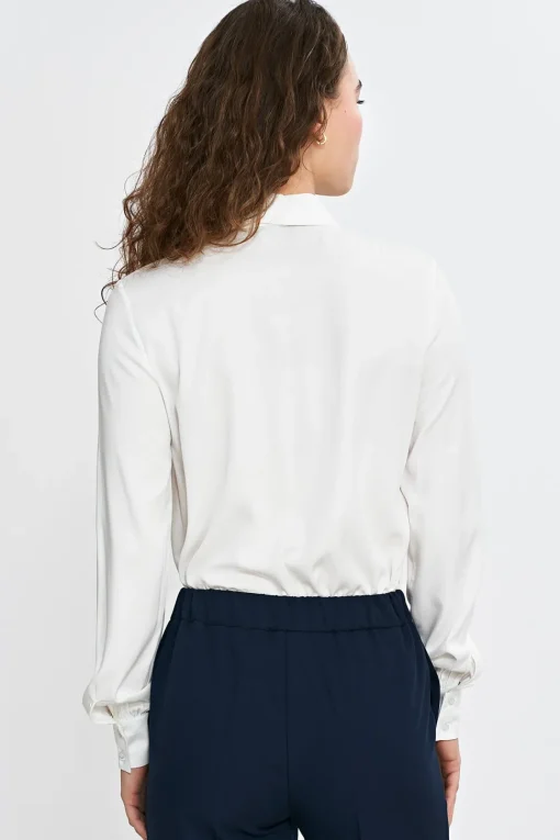 Elegancka bluzka z szarfą pod szyją - ecru
