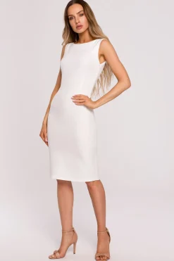 Elegancka dopasowana midi sukienka z łańcuszkiem na plecach - ecru