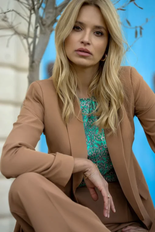 Elegancka marynarka bez zapięcia - beżowa