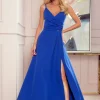 Elegancka sukienka maxi na ramiączkach - chabrowa