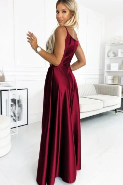 Elegancka sukienka maxi na ramiączkach - bordowa