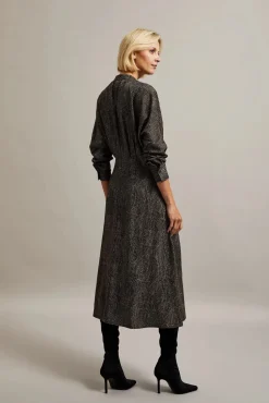 Elegancka sukienka midi w drobne kropki - czarna