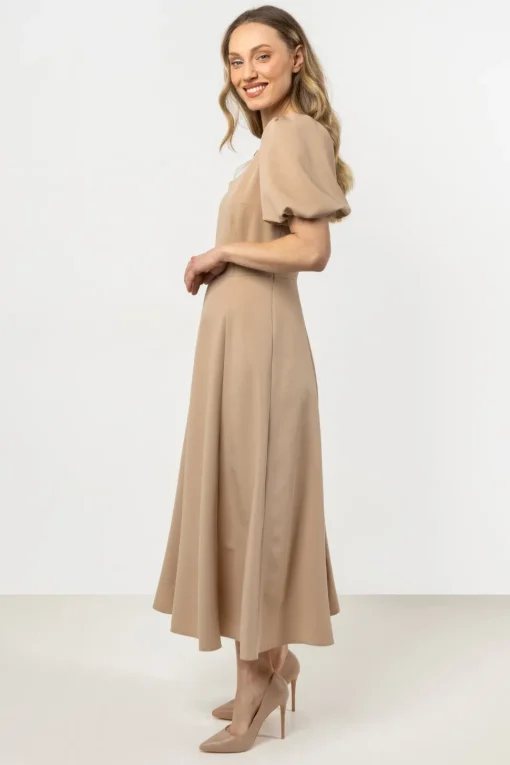 Elegancka sukienka rozkloszowana - beżowa