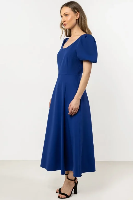 Elegancka sukienka rozkloszowana - niebieska