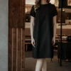 Elegancka sukienka trapezowa - czarna