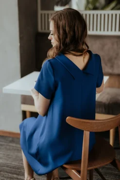 Elegancka sukienka trapezowa - granatowa