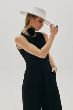 Elegancki kombinezon z szerokimi nogawkami - czarny