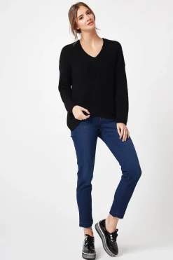 Kobiecy sweter w serek - czarny
