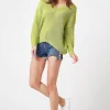 Kobiecy sweter w serek - limonkowy