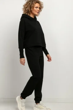 Krótka bluza damska z kapturem - czarna