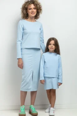 Krótka bluza dresowa dla dziewczynki - jasnoniebieska