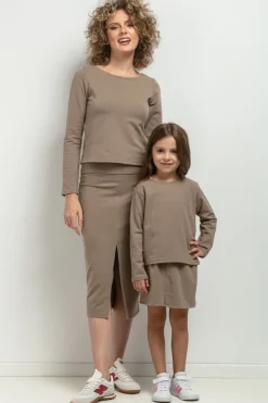 Krótka bluza dresowa dla dziewczynki - cappuccino