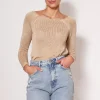 Krótki sweter z dekoltem w łódkę - beżowy