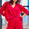 Luźna bluza welurowa z dekoltem V - różowa