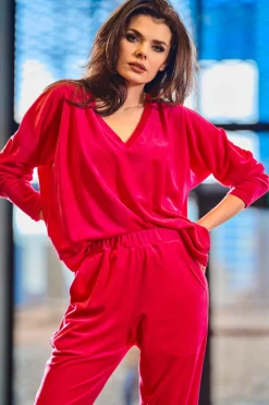 Luźna bluza welurowa z dekoltem V - różowa