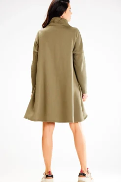 Luźna sukienka trapezowa z półgolfem - khaki