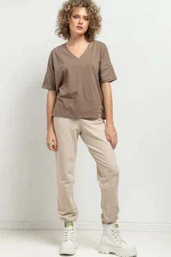 Luźny t-shirt z dekoltem V - cappuccino