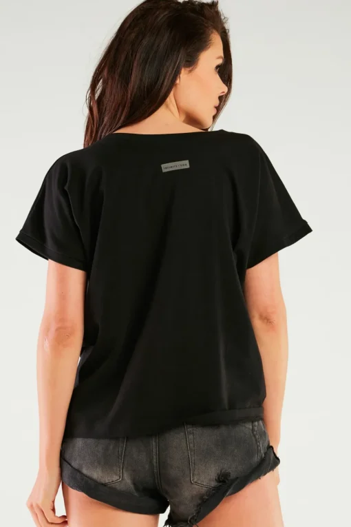 Obszerny t-shirt z dekoltem V - czarny