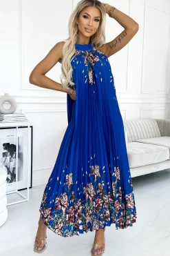 Plisowana satynowa sukienka maxi - chabrowa w kwiaty