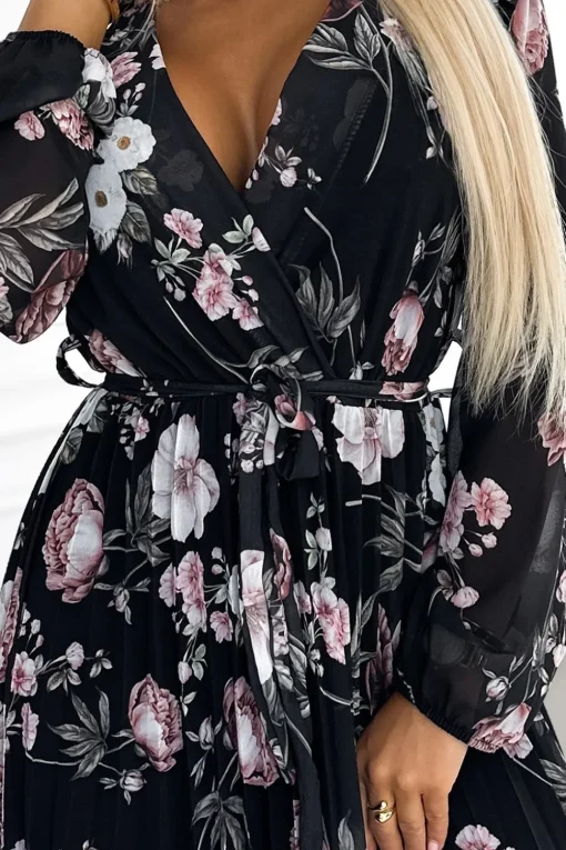 Plisowana sukienka maxi z wiązaniem w pasie - czarna w różowe kwiaty
