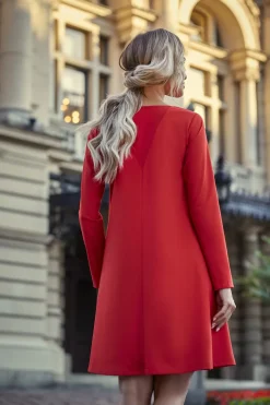 Rozkloszowana sukienka mini z długim rękawem - czerwona