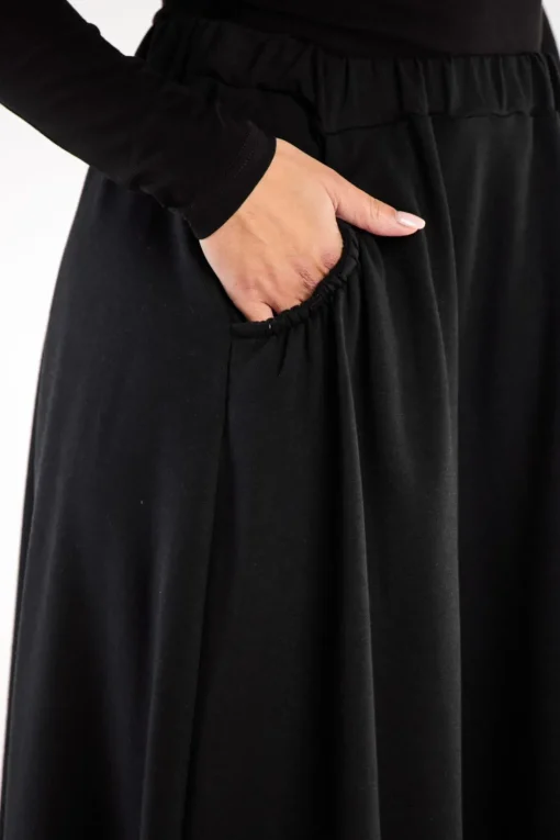 Spódnica maxi z gumą w talii - czarna